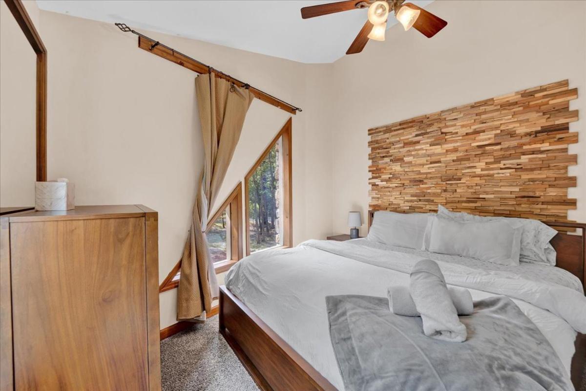 Roomy In Harmony - 3 Mins Walking Distance To Lake, Bb, Jack Frost Mts With Linens, Towels, Firepit, Hottub, Games, Grill Lake Harmony