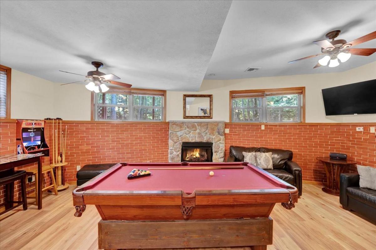 Roomy In Harmony - 3 Mins Walking Distance To Lake, Bb, Jack Frost Mts With Linens, Towels, Firepit, Hottub, Games, Grill *